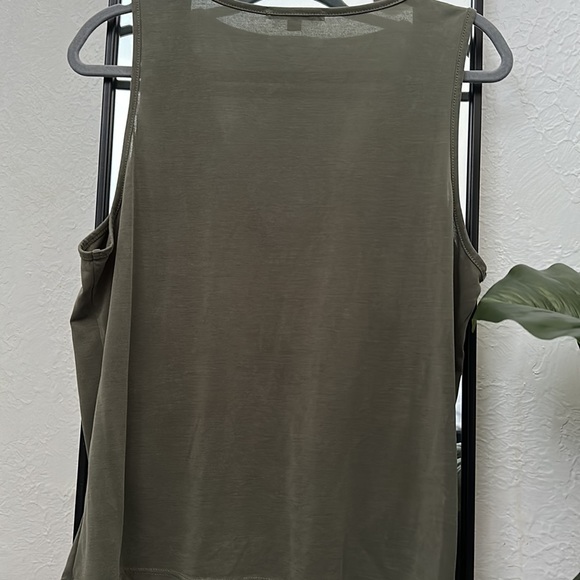 Top - Picture 4 of 4